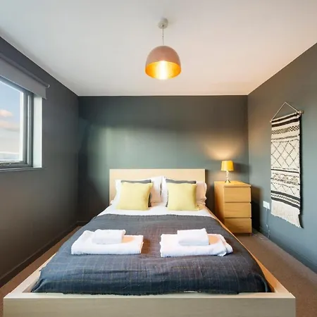 Midland Mews Contemporary 2 Bedrooom Apartment Апартаменти