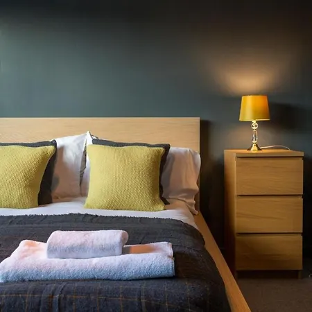 Апартаменти Midland Mews Contemporary 2 Bedrooom Apartment *